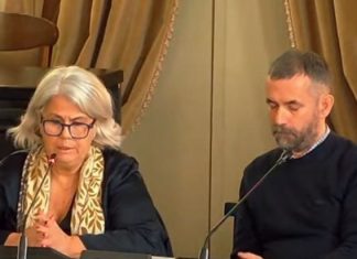 Sbarca in Commissione il problema mense in 3 scuole: “Il pesce puzza, piatti a volte freddi e frutta immangiabile”. Cicirillo smentisce: “Tutto regolare: cibo caldo e ottimo”
