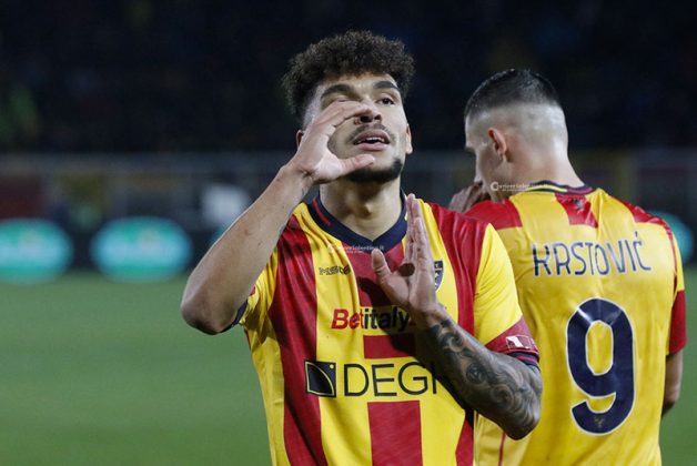 Il Lecce non la chiude e il Cagliari pareggia, finisce 1-1 al Via del Mare - Corriere Salentino