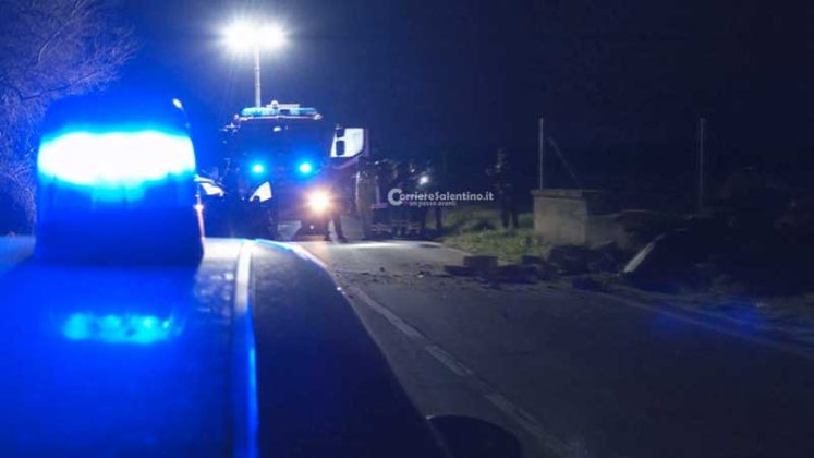 Auto si schianta contro un muretto: un morto e quattro feriti gravi - Corriere Salentino