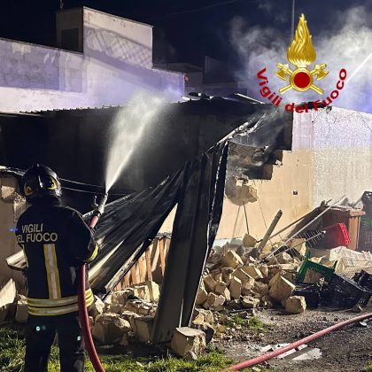 Altri due incendi nella notte: a fuoco abitazione con annesso negozio e un’altra vettura - Corriere Salentino
