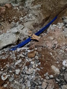 A Trepuzzi il sindaco Taurino sospende i lavori cablaggio fibra: "Hanno distrutto un paese. Troppi disagi a cittadini malgrado indicazioni date". Le immagini - Corriere Salentino