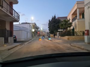 A Trepuzzi il sindaco Taurino sospende i lavori cablaggio fibra: "Hanno distrutto un paese. Troppi disagi a cittadini malgrado indicazioni date". Le immagini - Corriere Salentino