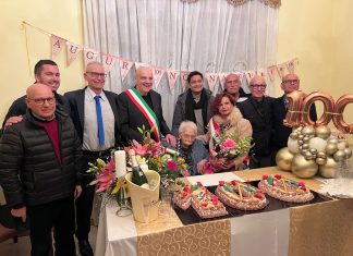 Trepuzzi in festa per i 100 anni di nonna Vita