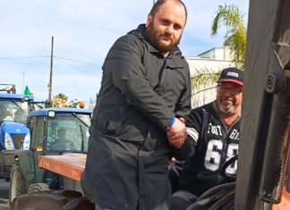 Agricoltori in protesta, invasione pacifica anche a Nardò: il sindaco Pippi Mellone si schiera con loro. “Salentini ancora più sfortunati con la Xylella”