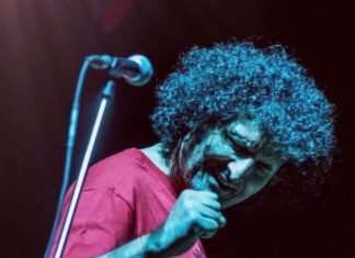 Addio a Gigi Toma, il leader degli “Alla Bua”, il mondo della musica salentina in lutto. Il ricordo di Massimo Manera