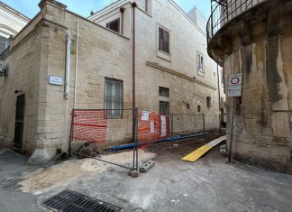Lecce, basolato nel centro storico anche in un altro tratto che era stato coperto dall’asfalto
