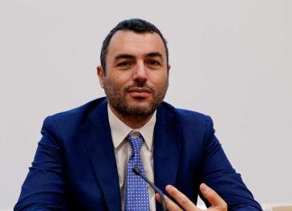 Corruzione, 11 indagati a Lecce: tra loro anche l’assessore regionale Delli Noci