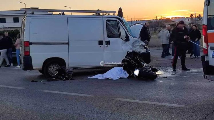 Schianto tra moto e furgone sulla 275, nulla da fare per un giovane motociclista - Corriere Salentino