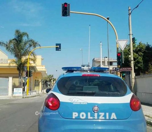 Scarcerato da poche settimane, spacciava in casa con la complicità della compagna: coppia in manette