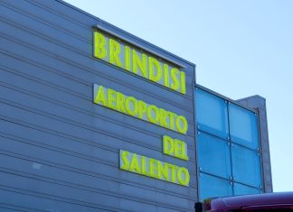 Aeroporto di Brindisi, D’Attis e Caroppo: “Continuità territoriale, 5 milioni di euro bloccati. La Regione penalizza il Salento”