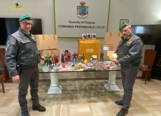 Contraffatti e potenzialmente pericolosi, le fiamme gialle sequestrato oltre 140.000 giocattoli