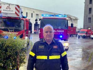 Un Addio Commosso e Applaudito al Capo Reparto dei Vigili del Fuoco, Leonardo Cotardo - Corriere Salentino