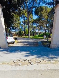 "Parco Galateo inaccessibile per i più fragili: marciapiedi rotti, illuminazione precaria e impianto di irrigazione non funzionante" - Corriere Salentino