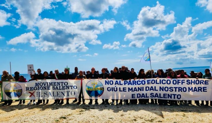 Eolico offshore, Pagliaro: "Il Salento si ribella all'invasione: un esercito pacifico a Porto Miggiano contro le pale in mare" - Corriere Salentino