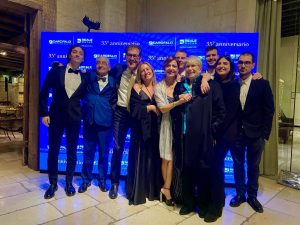 Salvatore Carofalo: la nascita di Reale Mutua, l'amore per la famiglia, l'orgoglio per i figli. Alla festa per i 35 anni di attività anche tanta emozione - Corriere Salentino