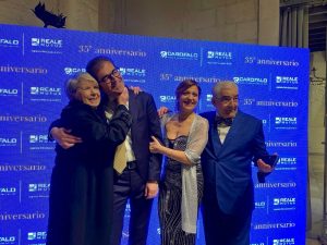 Salvatore Carofalo: la nascita di Reale Mutua, l'amore per la famiglia, l'orgoglio per i figli. Alla festa per i 35 anni di attività anche tanta emozione - Corriere Salentino