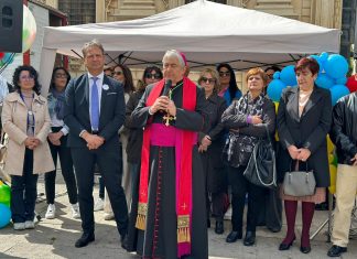 Domenica delle Palme, Cuore Amico: emozioni e solidarietà in piazza Duomo con Monsignor Seccia