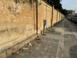 "Parco Galateo inaccessibile per i più fragili: marciapiedi rotti, illuminazione precaria e impianto di irrigazione non funzionante" - Corriere Salentino