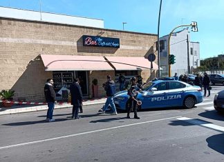 Sparatoria in un bar, Calcagnile era stato picchiato in casa poco prima. Un altro uomo scampato all’agguato