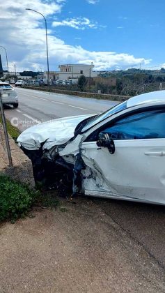 Violento impatto sulla statale 275: due feriti trasportati in ospedale - Corriere Salentino