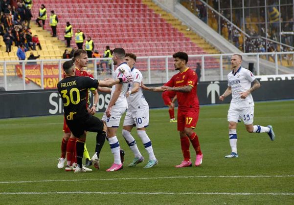 Contro il Verona l'ennesima sconfitta, per il Lecce la "zona rossa" è sempre più vicina - Corriere Salentino