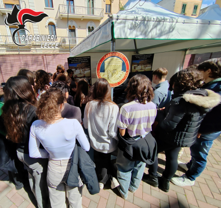 Tra uniformi e cimeli, grande affluenza all’ex caserma “Cimarrusti” per la mostra storica dei carabinieri - Corriere Salentino