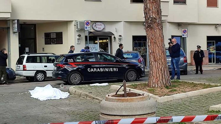 Agguato in pieno giorno nel centro di Casarano, ucciso il trentaduenne Antonio Afendi. Due uomini in caserma - Corriere Salentino