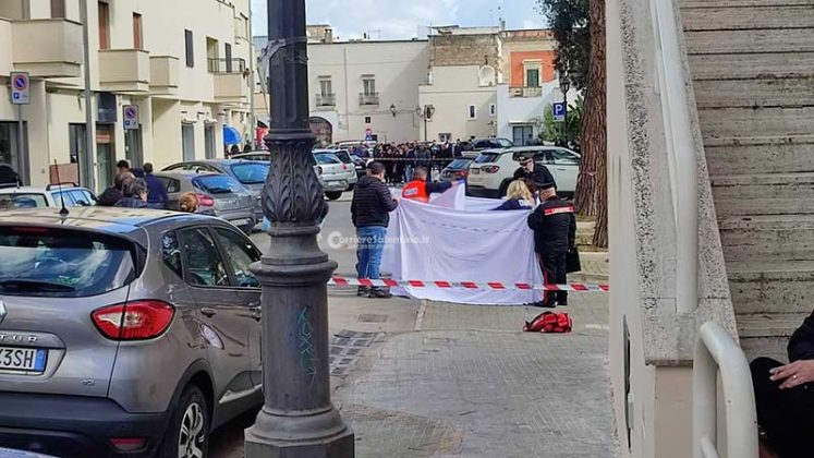 Agguato in pieno giorno nel centro di Casarano, ucciso il trentaduenne Antonio Afendi. Due uomini in caserma - Corriere Salentino