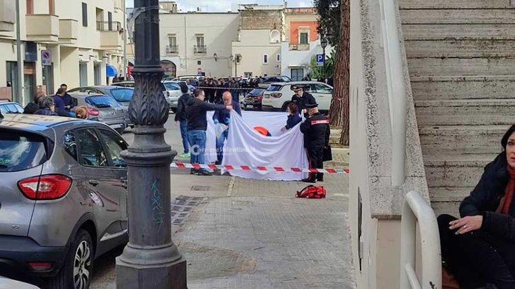 Agguato in pieno giorno nel centro di Casarano, ucciso il trentaduenne Antonio Afendi. Due uomini in caserma - Corriere Salentino