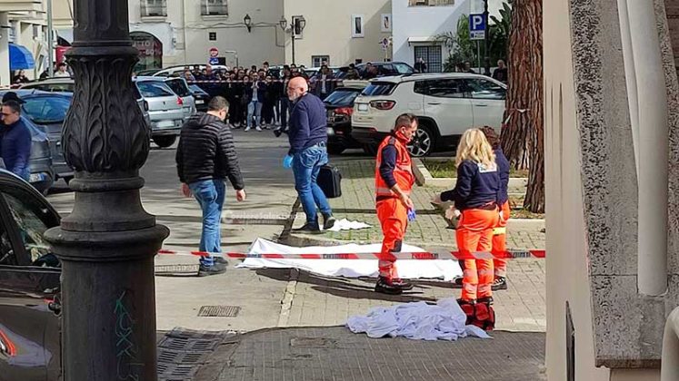 Agguato in pieno giorno nel centro di Casarano, ucciso il trentaduenne Antonio Afendi. Due uomini in caserma - Corriere Salentino