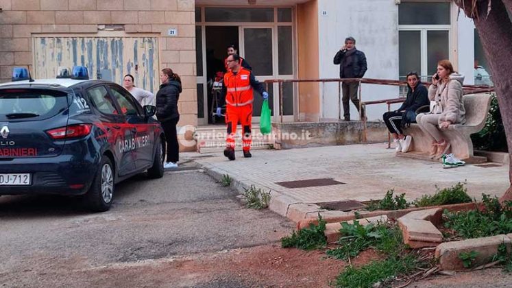 Uccide la moglie a coltellate e si scaglia anche contro la vicina: femminicidio nel basso Salento - Corriere Salentino