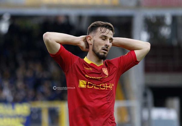 Contro il Verona l'ennesima sconfitta, per il Lecce la "zona rossa" è sempre più vicina - Corriere Salentino