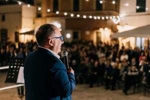 Elezioni a Copertino, piazza gremita per il candidato della sinistra unita, Antonio Leo - Corriere Salentino