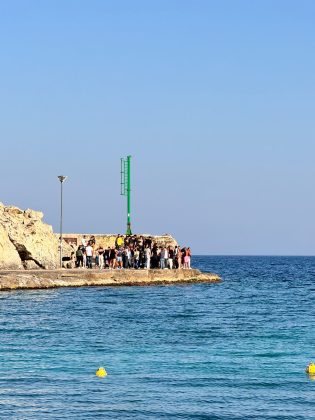 Tragedia in riva al mare: ragazzo 15enne si tuffa e muore. Inutili i soccorsi - Corriere Salentino