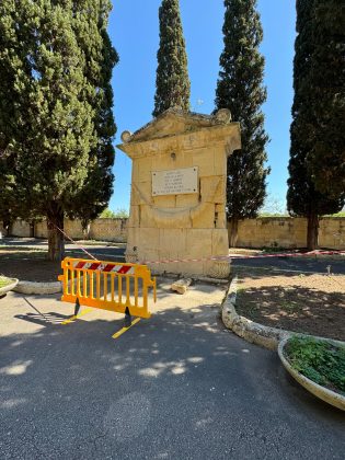 Poli Bortone: “Cimitero monumentale, quale giardino della memoria? È un deserto dell'oblio” - Corriere Salentino