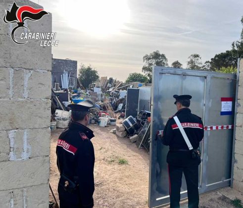 Rifiuti pericolosi nella discarica abusiva, scattano il sequestro e la denuncia del proprietario del terreno - Corriere Salentino