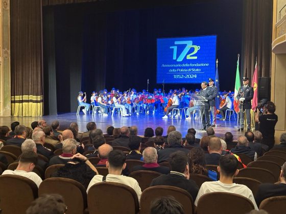 Encomi solenni, encomi e lodi: sono 30 i poliziotti premiati per meriti di servizio - Corriere Salentino