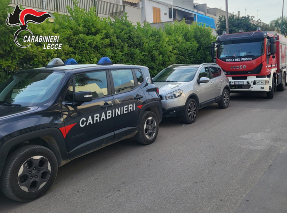 Il viavai dalla loro abitazione insospettisce i carabinieri, durante il blitz spuntano droga e 22.000 euro. Due arresti - Corriere Salentino