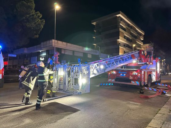 Paura in città: fuoco in un appartamento. Due intossicati in ospedale - Corriere Salentino