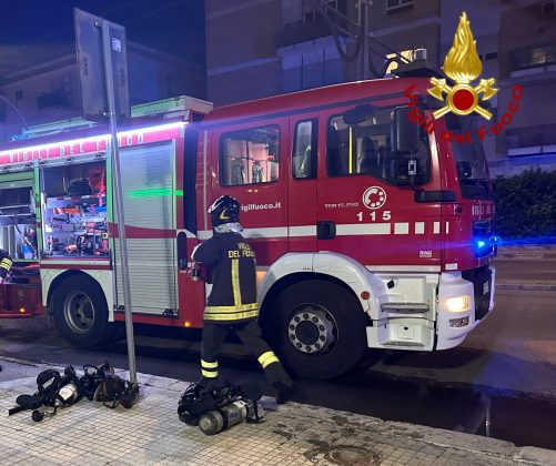 Paura in città: fuoco in un appartamento. Due intossicati in ospedale - Corriere Salentino