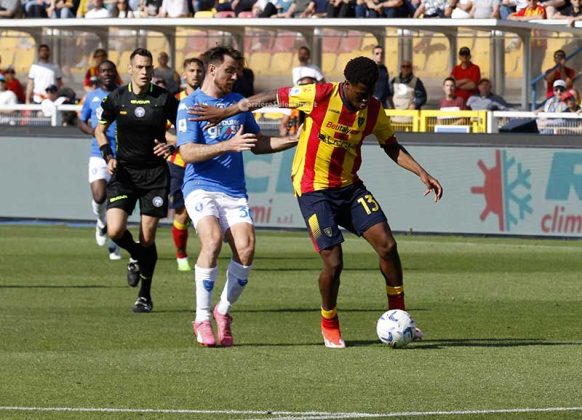 Sansone all’89’ fa esplodere il Via del Mare, il Lecce batte l’Empoli e si avvicina alla salvezza - Corriere Salentino