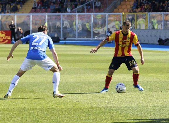 Sansone all’89’ fa esplodere il Via del Mare, il Lecce batte l’Empoli e si avvicina alla salvezza - Corriere Salentino