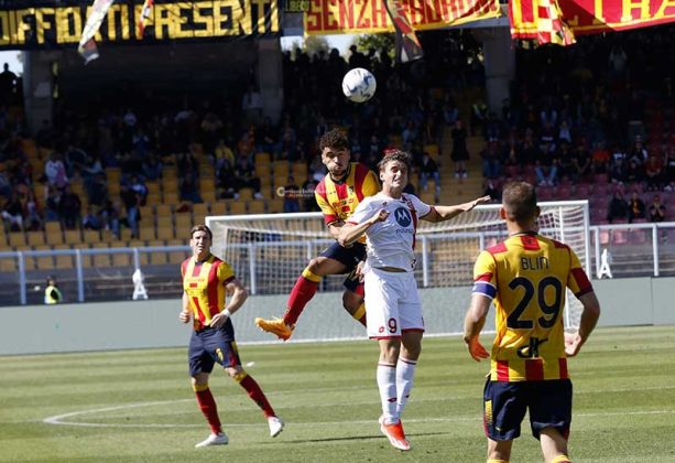 Krstovic illude ma il Monza la riacciuffa all’ultimo, 1-1. Punto prezioso per la salvezza ma lascia l’amaro in bocca - Corriere Salentino