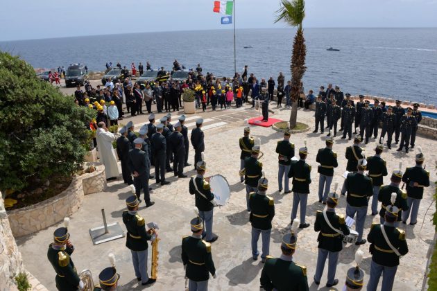 Inaugurata nuova stele in memoria dei finanzieri Salvatore De Rosa e Daniele Zoccola - Corriere Salentino
