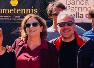 Il centrodestra bacchetta la dirigente del Palmieri: “Campagna elettorale con i canali istituzionali della scuola”. La replica: “Polemica inutile e pretestuosa”