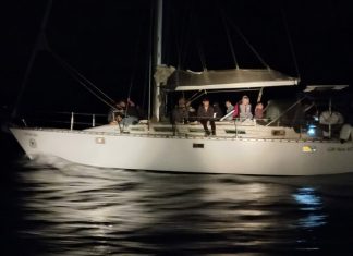 Riprendono gli sbarchi: una settantina di migranti intercettati al largo di Otranto su una barca alla deriva