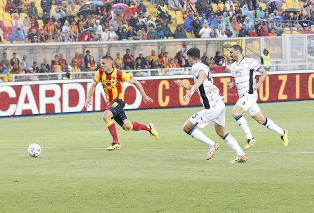 Il Lecce saluta il Via del Mare con una sconfitta: l’Atalanta vince 2 a 0, ma sugli spalti è comunque festa giallorossa - Corriere Salentino