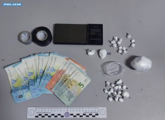 Spaccio di cocaina nei pressi di un centro commerciale: arrestato un 62enne