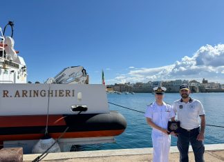 La nave della guardia costiera Cp 421 “R. Aringhieri” in sosta nel porto di Otranto