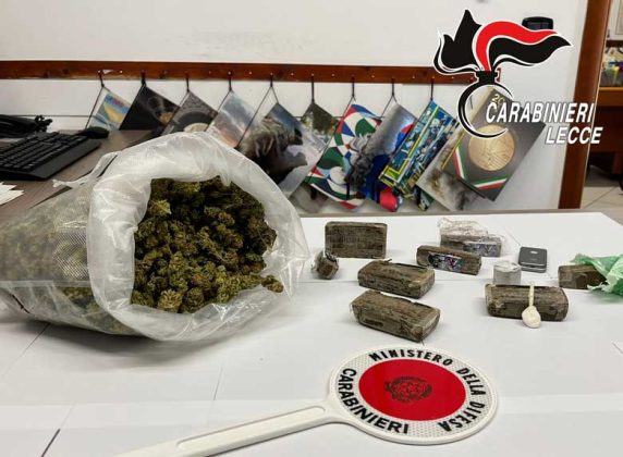 Addosso mezzo etto di hashish, in casa oltre un chilo di droga: in carcere 24enne - Corriere Salentino